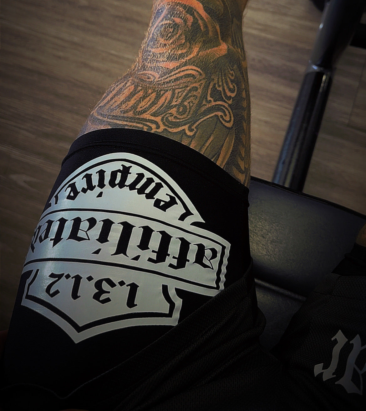 AFFILIATED 1312 BORN4WAR - gym shorts - charcoal over black