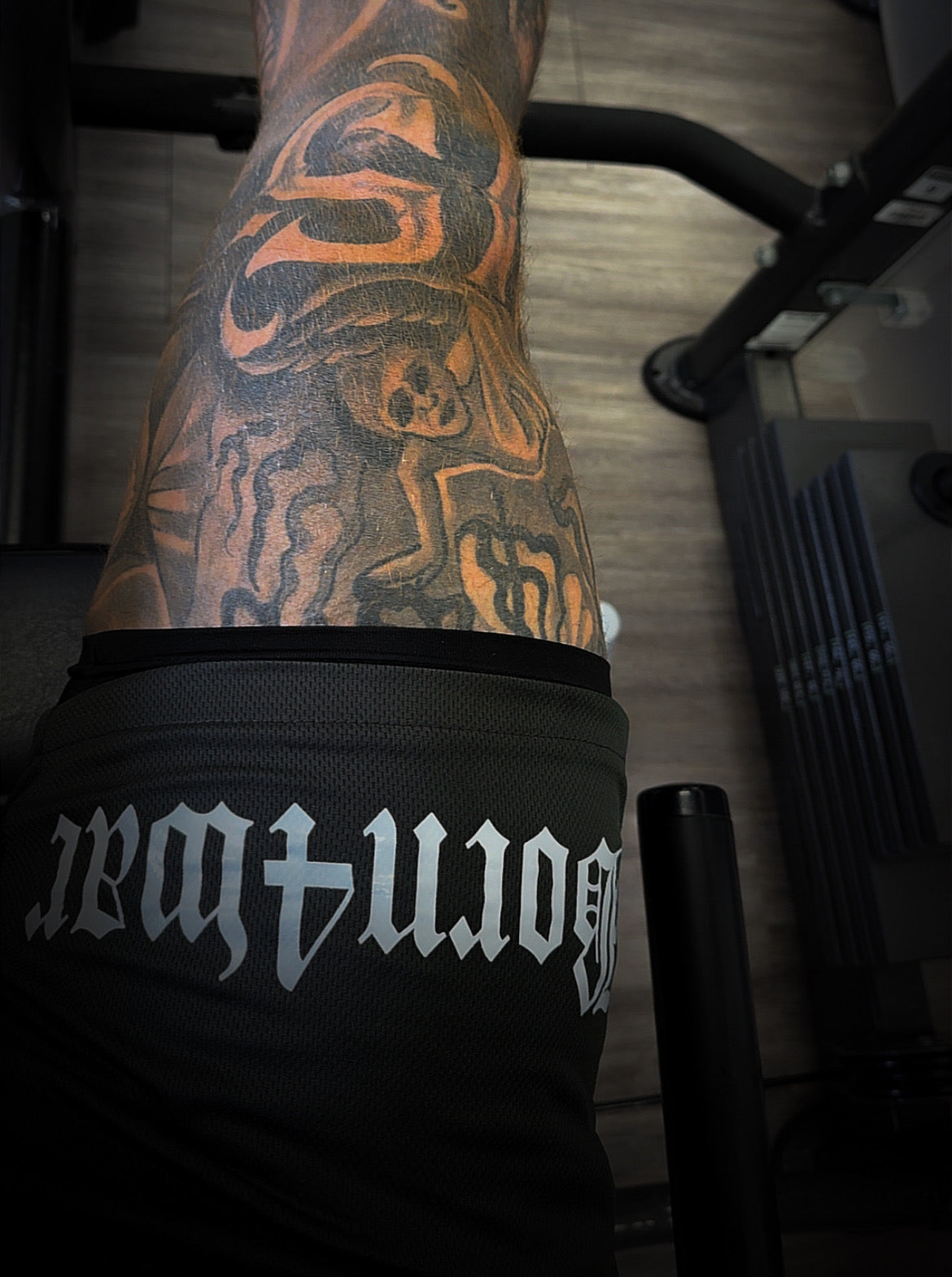 AFFILIATED 1312 BORN4WAR - gym shorts - charcoal over black